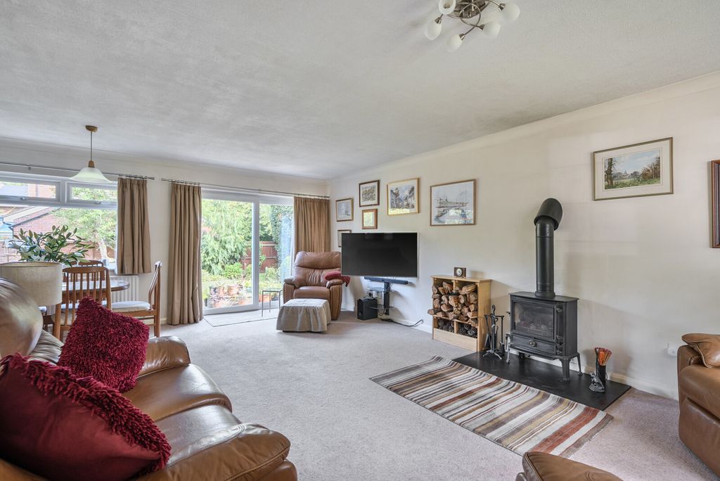 Property photo 3 of 21 1354704-24-68c84c...