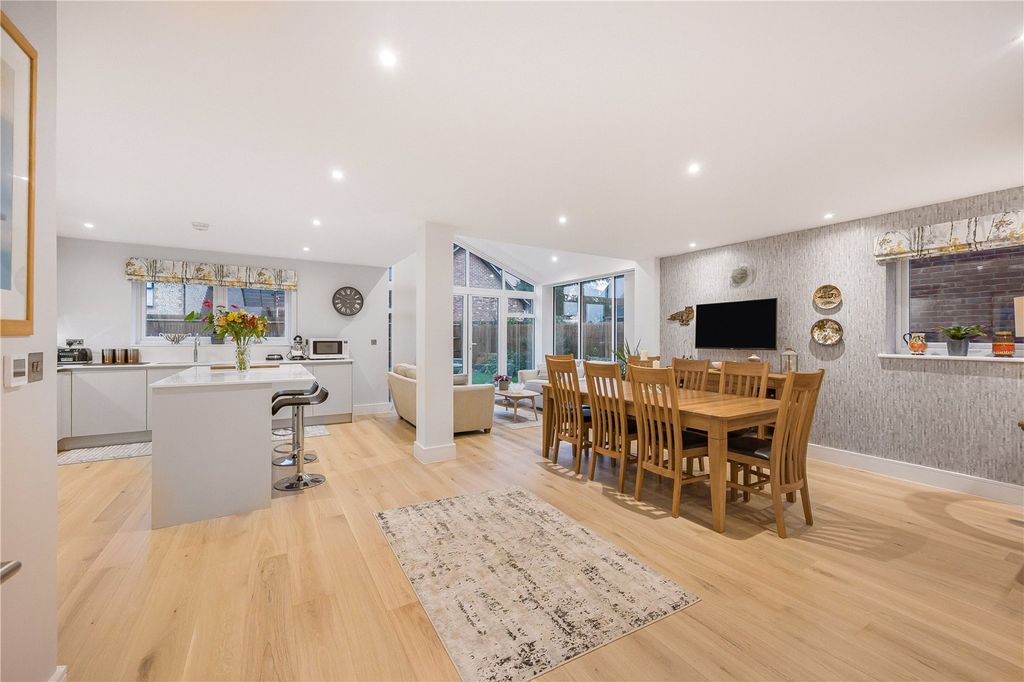 Property photo 2 of 25 Picture No. 09