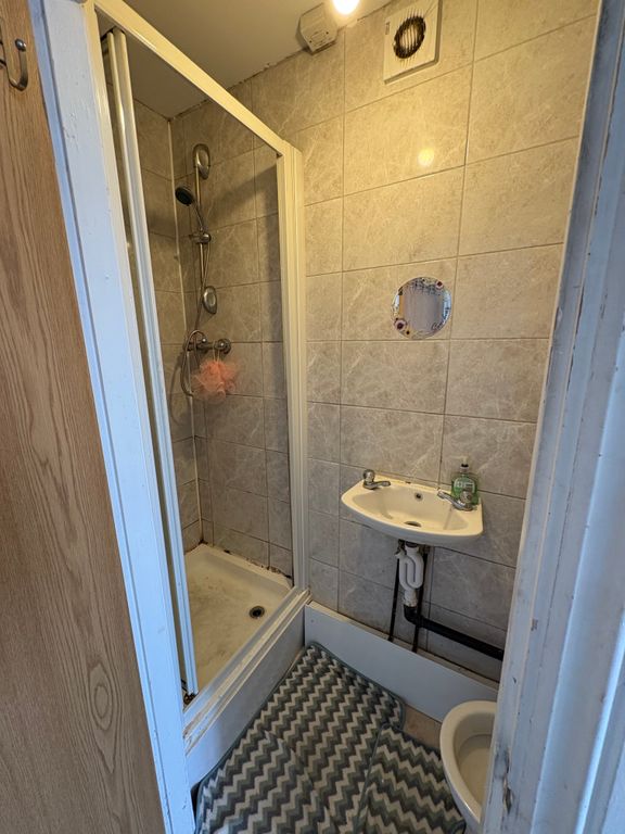 Property photo 2 of 3