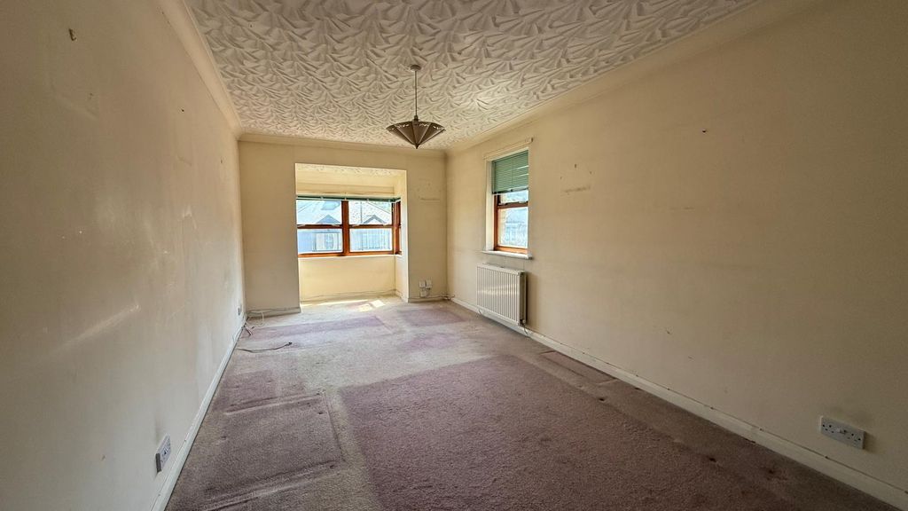 Property photo 3 of 7 Living Room
