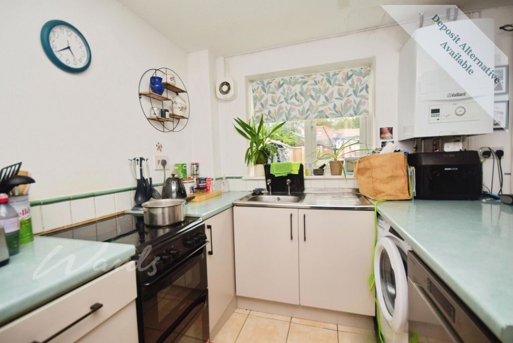 Property photo 3 of 10 Kitchen