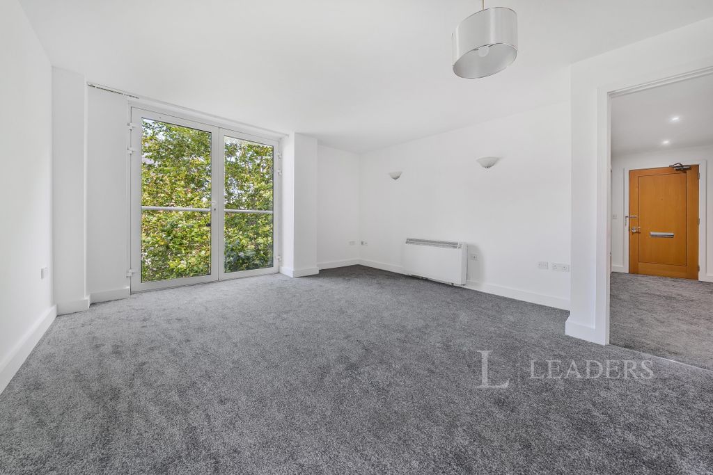 Property photo 1 of 12 Living Room