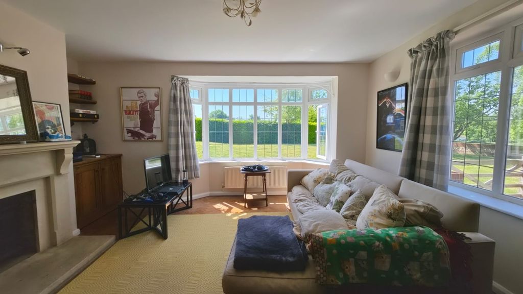 Property photo 3 of 28 Snug 1