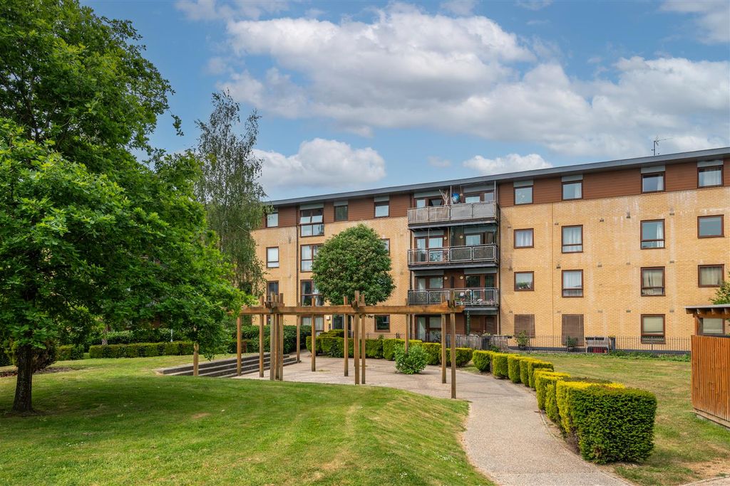 Property photo 1 of 10 143 Howlands Court Externals-9.Jpg