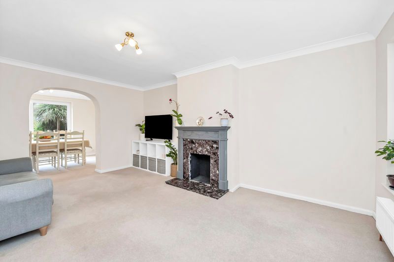 Property photo 2 of 21 Sitting Room