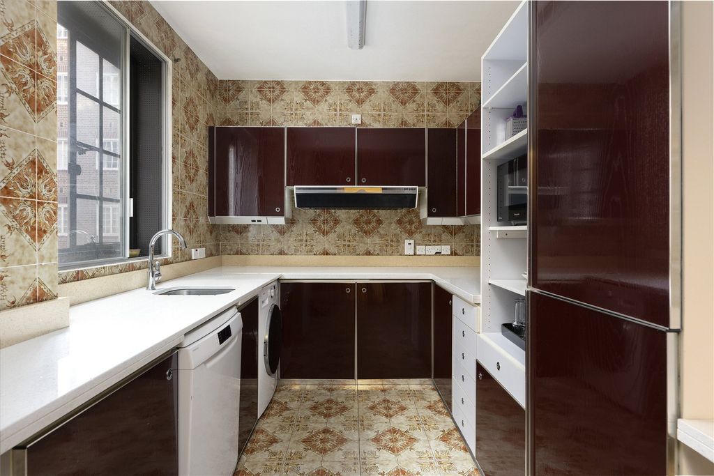 Property photo 3 of 13 Kitchen