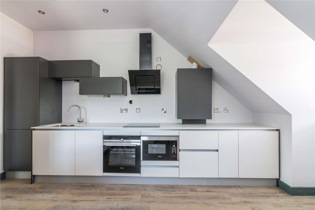 Property photo 2 of 7 Xcua-Bjh2Ek-Eur3v73Uww.Jpg