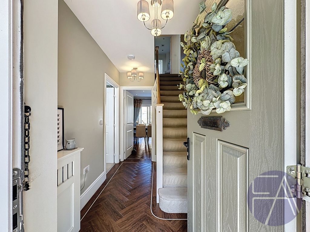 Property photo 3 of 43 4472284