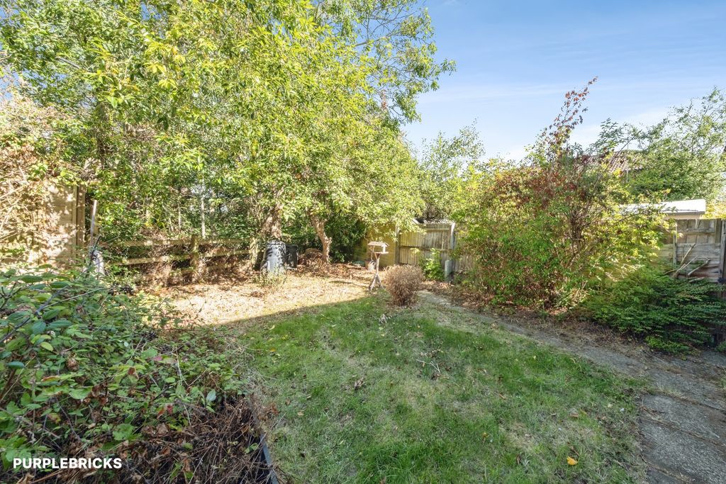 Property photo 3 of 20 Gardens