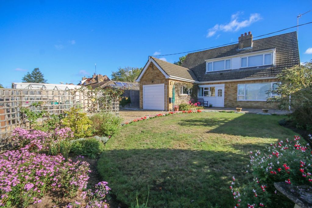 Property photo 1 of 30
