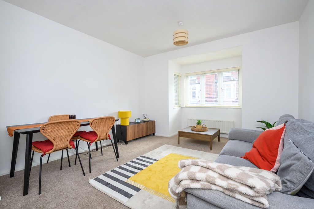 Property photo 3 of 9 Photo 5