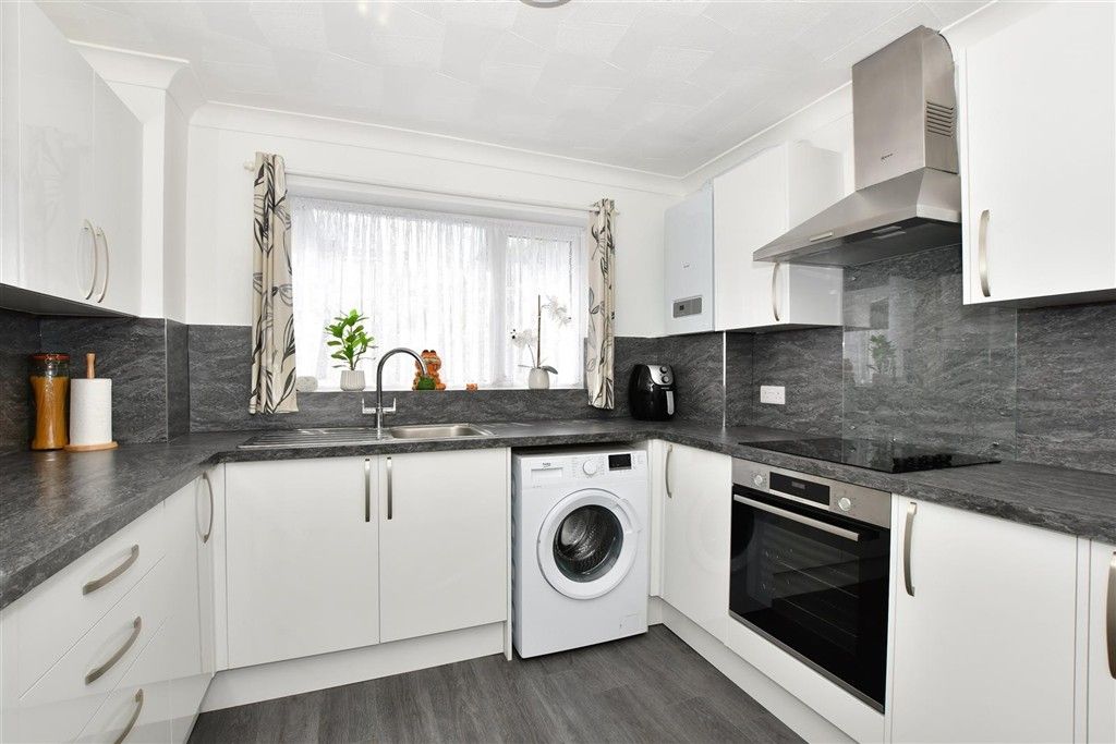 Property photo 1 of 10 Kitchen