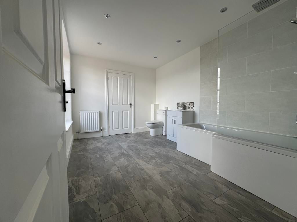 Property photo 3 of 6 Bathroom