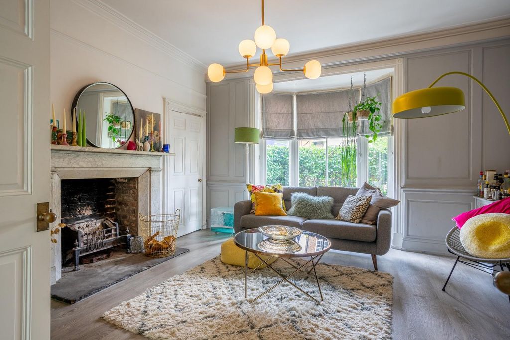 Property photo 2 of 26 Living Room