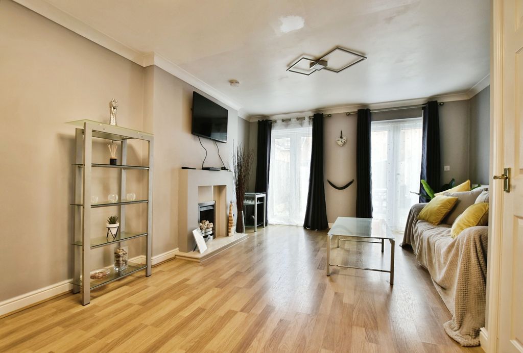 Property photo 3 of 19 Lounge Diner