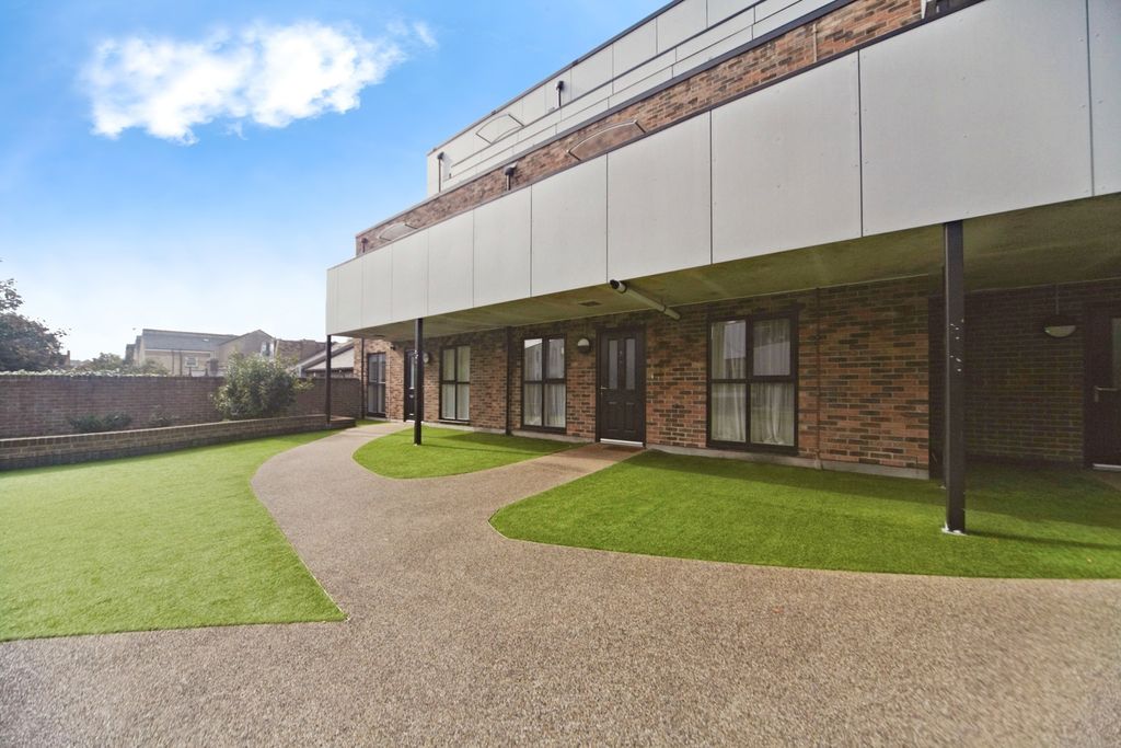 Property photo 2 of 13 Photo