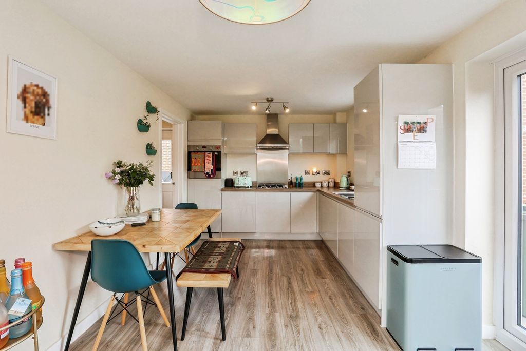 Property photo 2 of 26 Kitchen/Diner