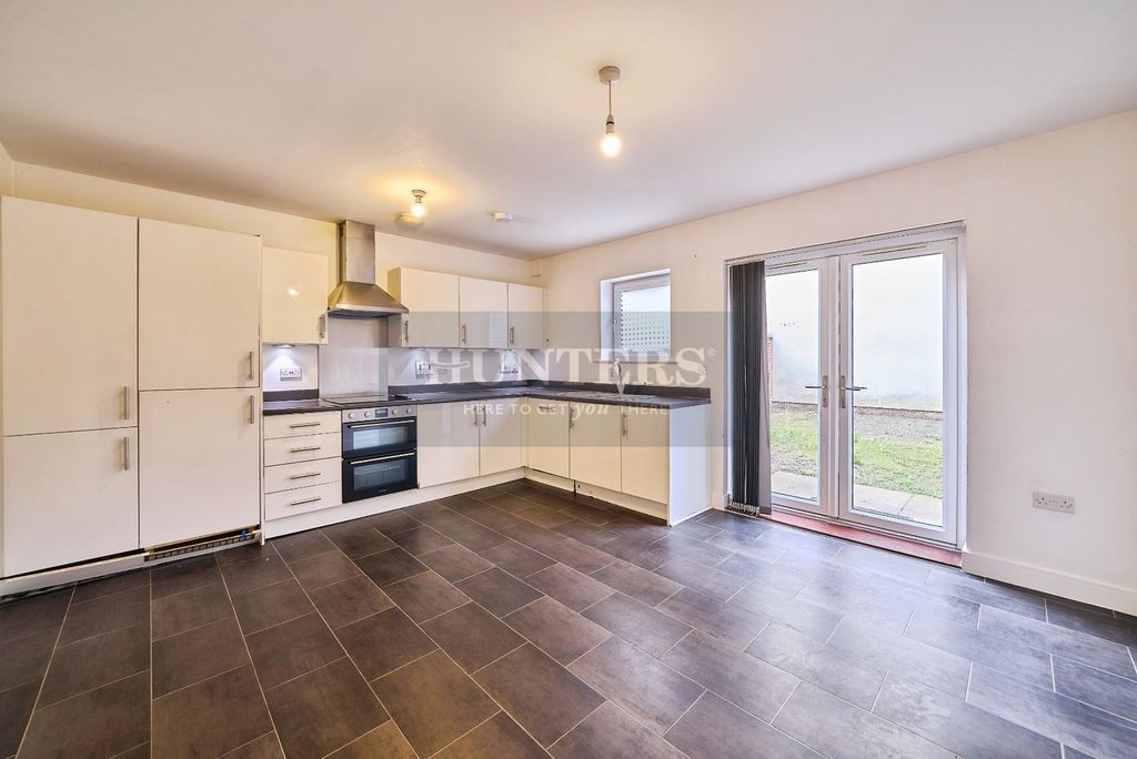 Property photo 3 of 13 Pbox-Img.Jpg