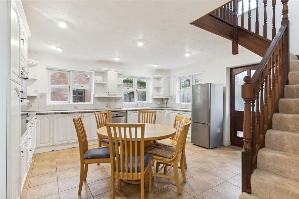 Property photo 3 of 26 Kitchen/Diner