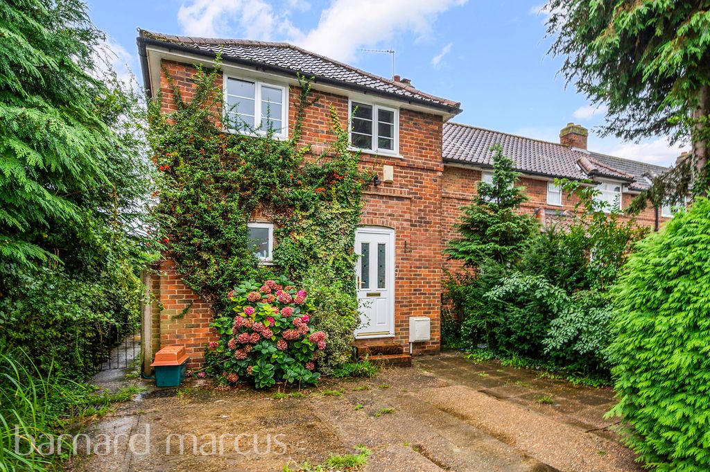 Property photo 1 of 8 Front