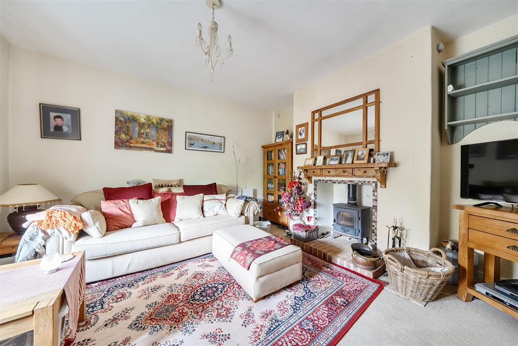 Property photo 2 of 14 Sitting Room