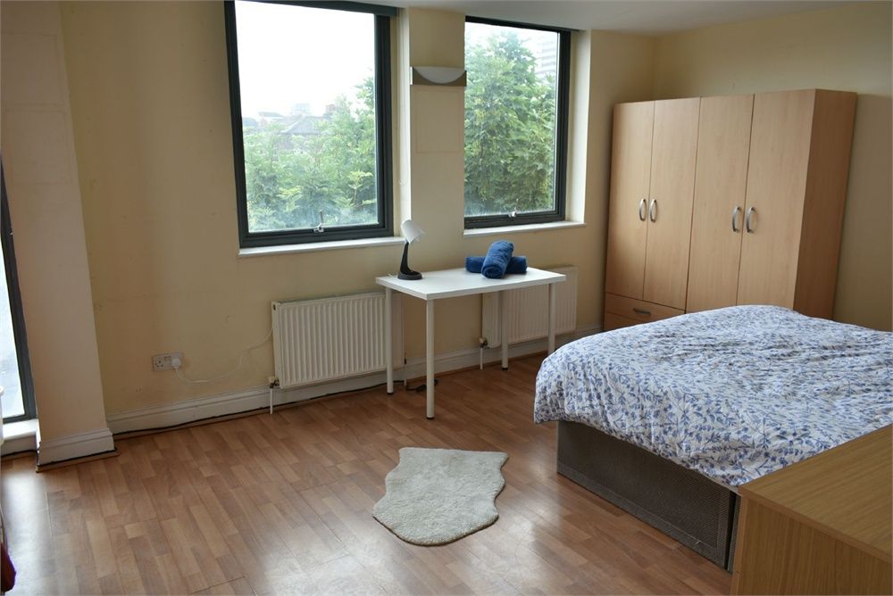 Property photo 2 of 18