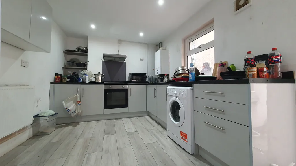 Emerald Street, Cardiff CF24 - View 3
