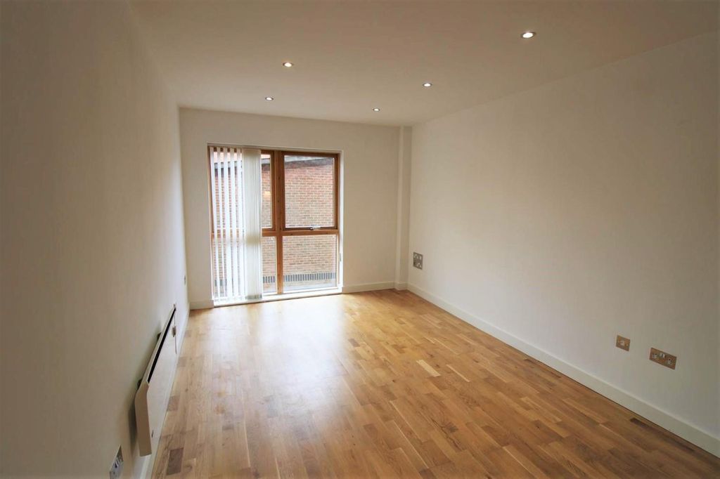 Property photo 1 of 8 Cordwainerslounge.Jpg