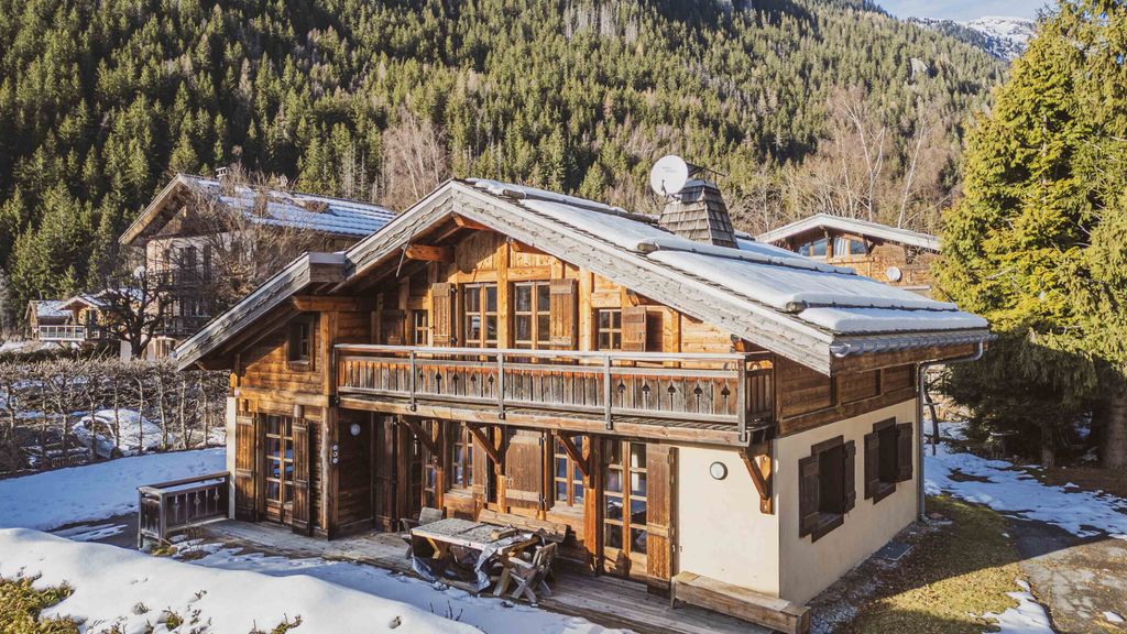 Property photo 1 of 13 Chamonix Chalet For