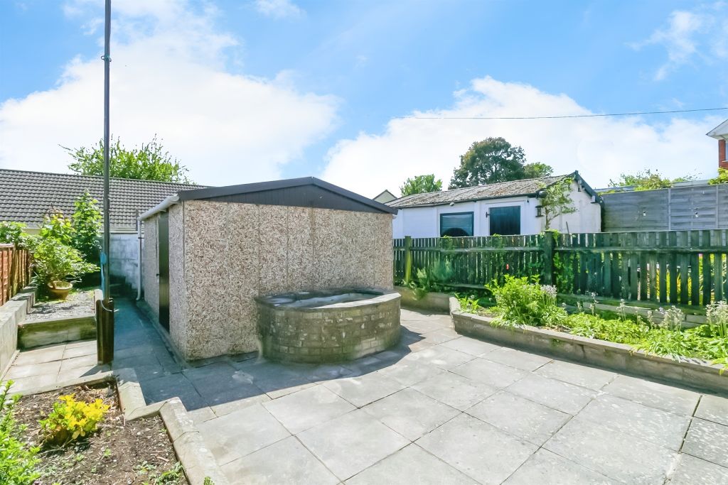 Property photo 2 of 15
