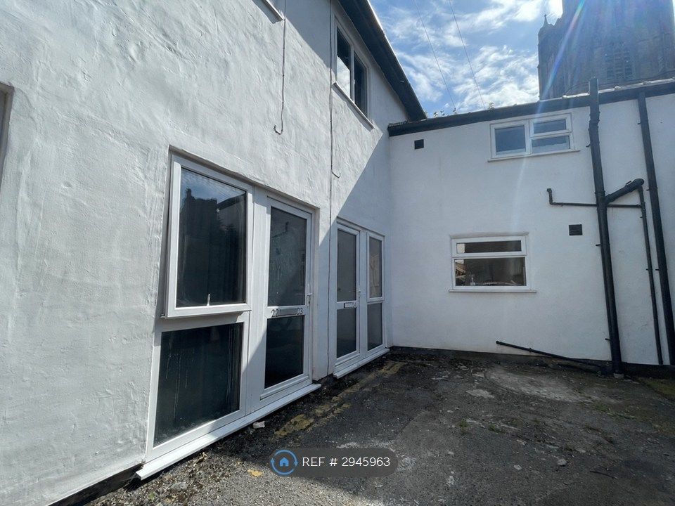 Property photo 1 of 9 Entrance