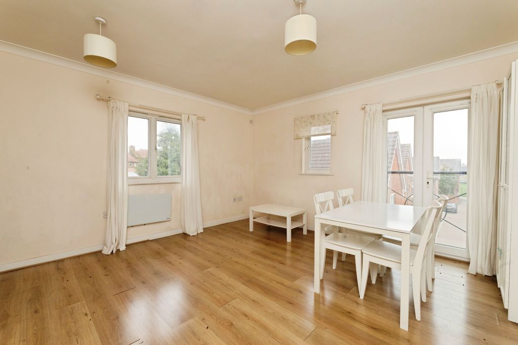 Property photo 3 of 20