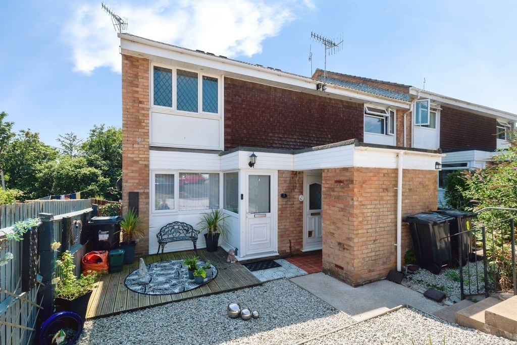 Property photo 1 of 17 Adams Crescent