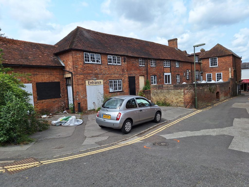 Property photo 2 of 2 Baverstock House