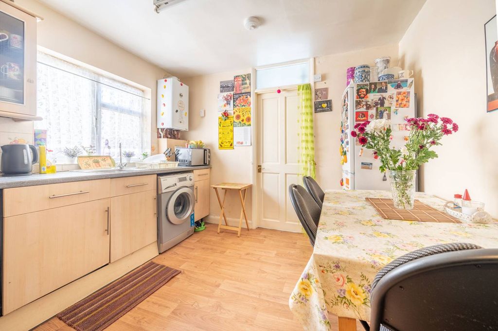 Property photo 2 of 5