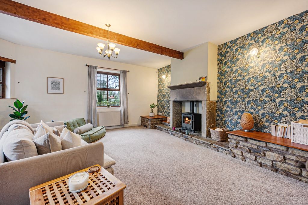 Property photo 2 of 32 3926385