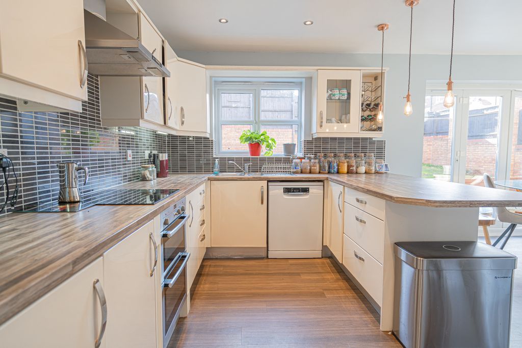 Property photo 3 of 17 20250930-Dsc0672220250930