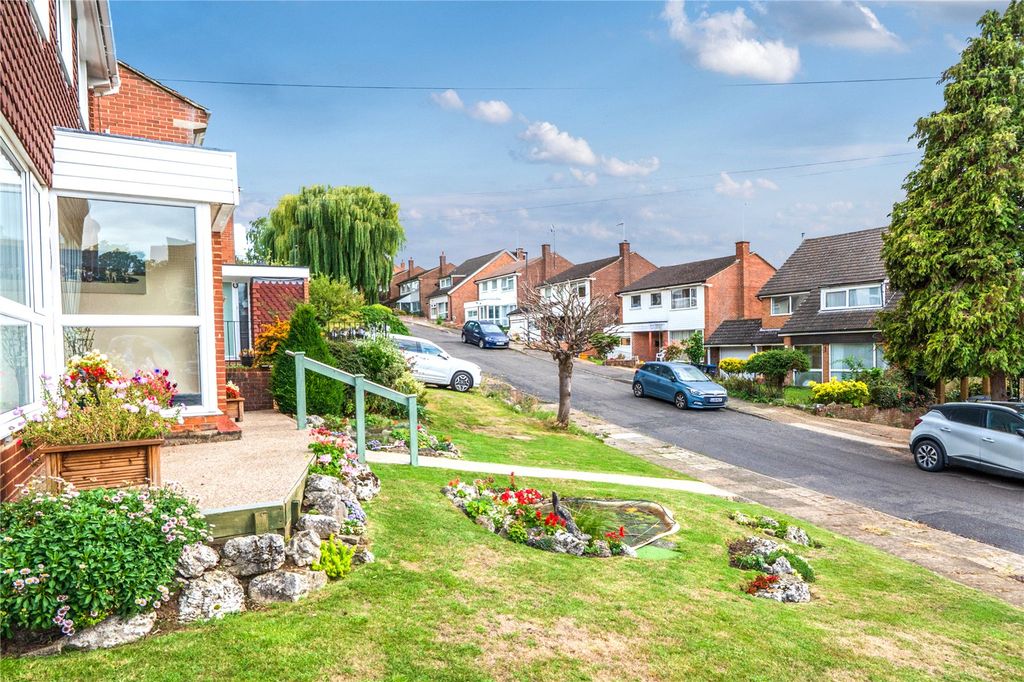 Property photo 2 of 28 Picture No. 25