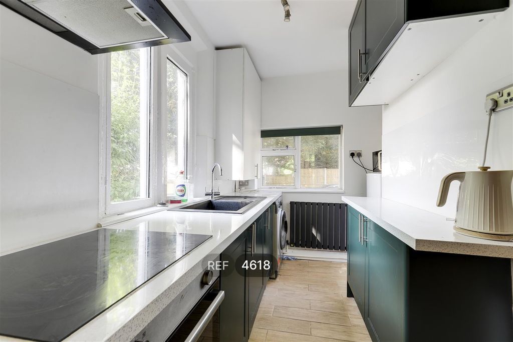 Property photo 2 of 14 Kitchen