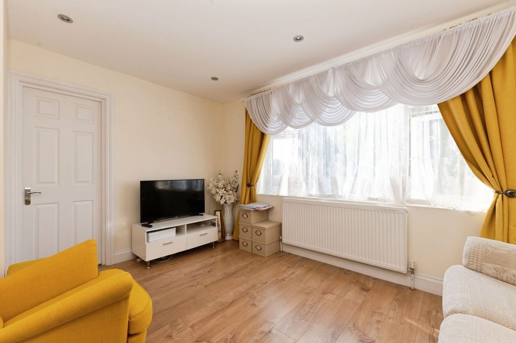 Property photo 1 of 12 Photo