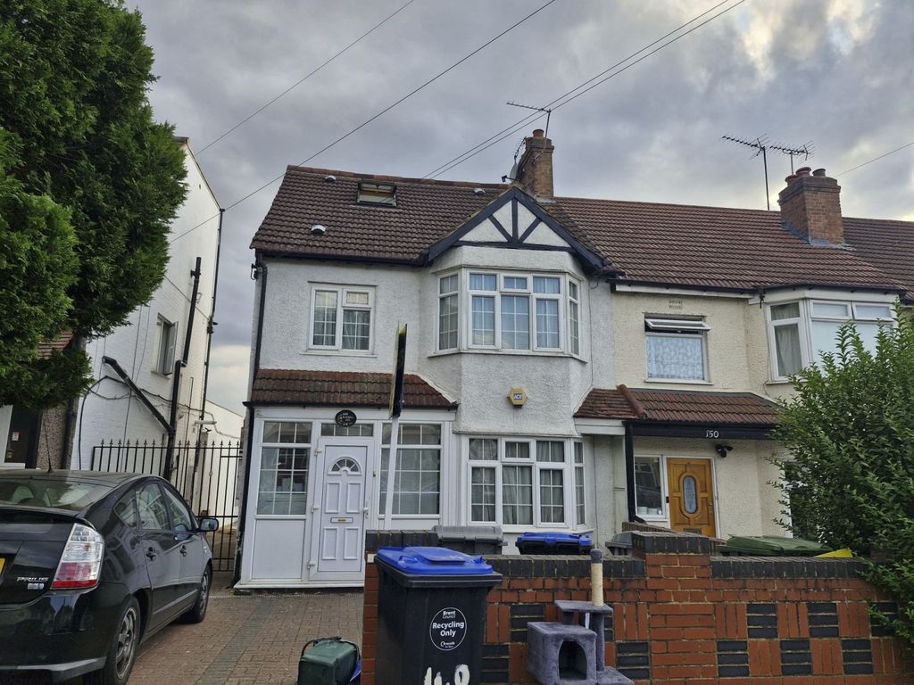 Property photo 1 of 12 4 Bed End Terrace For Sale Randall Avenue