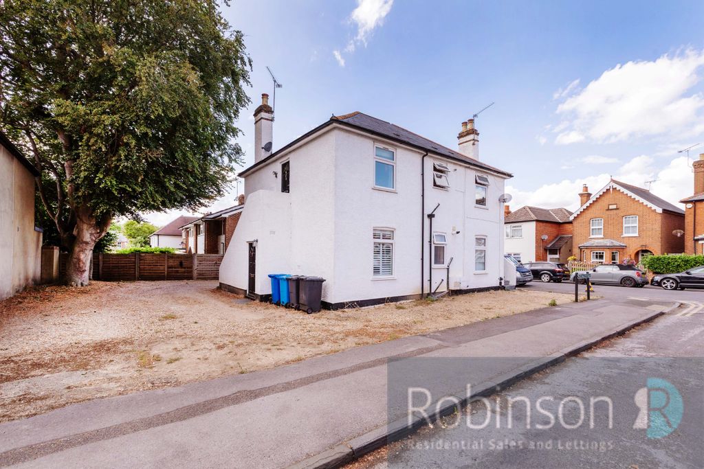 Property photo 2 of 10 Flat 1 37 Wellington Road-2