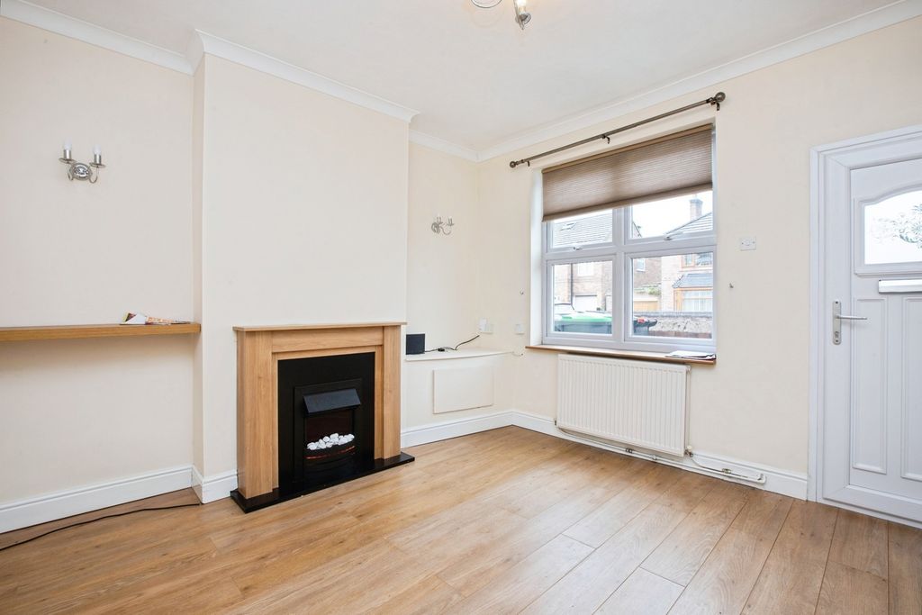 Property photo 2 of 15 Pbox-Img.Jpg