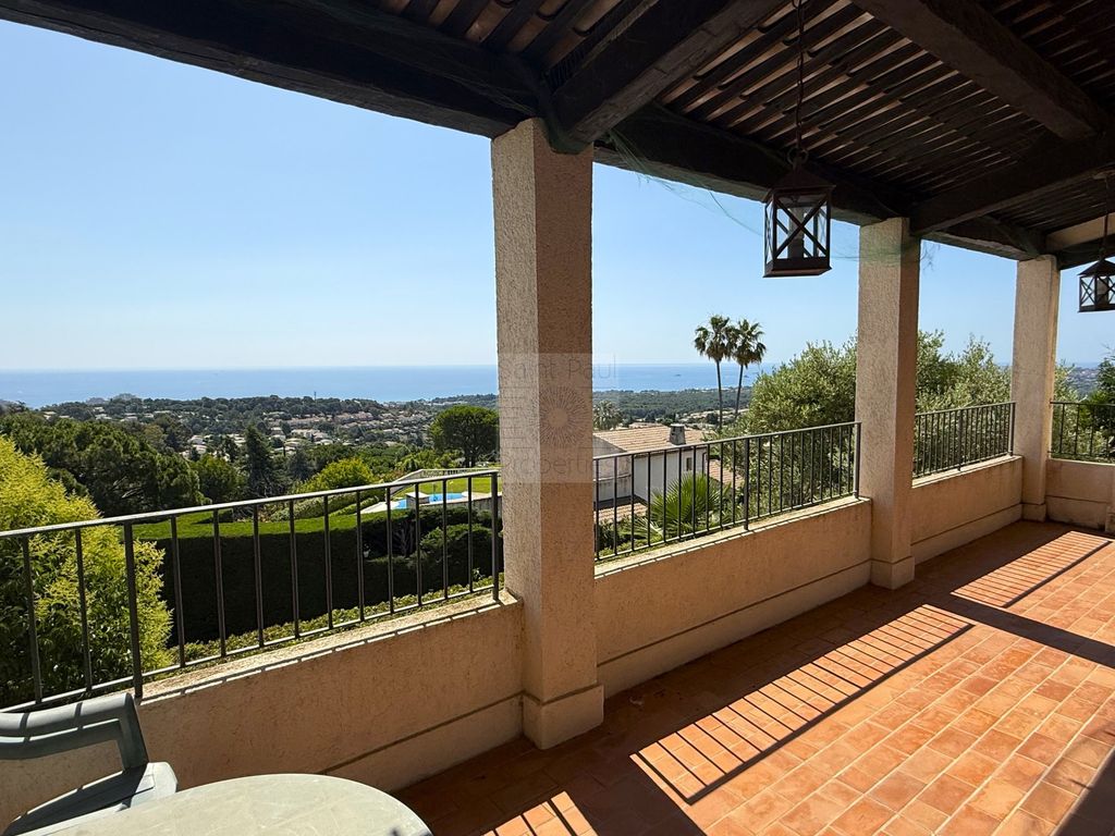 Property photo 1 of 9 Hauts De Vaugrenier – 5-Room Flat With Sea Views