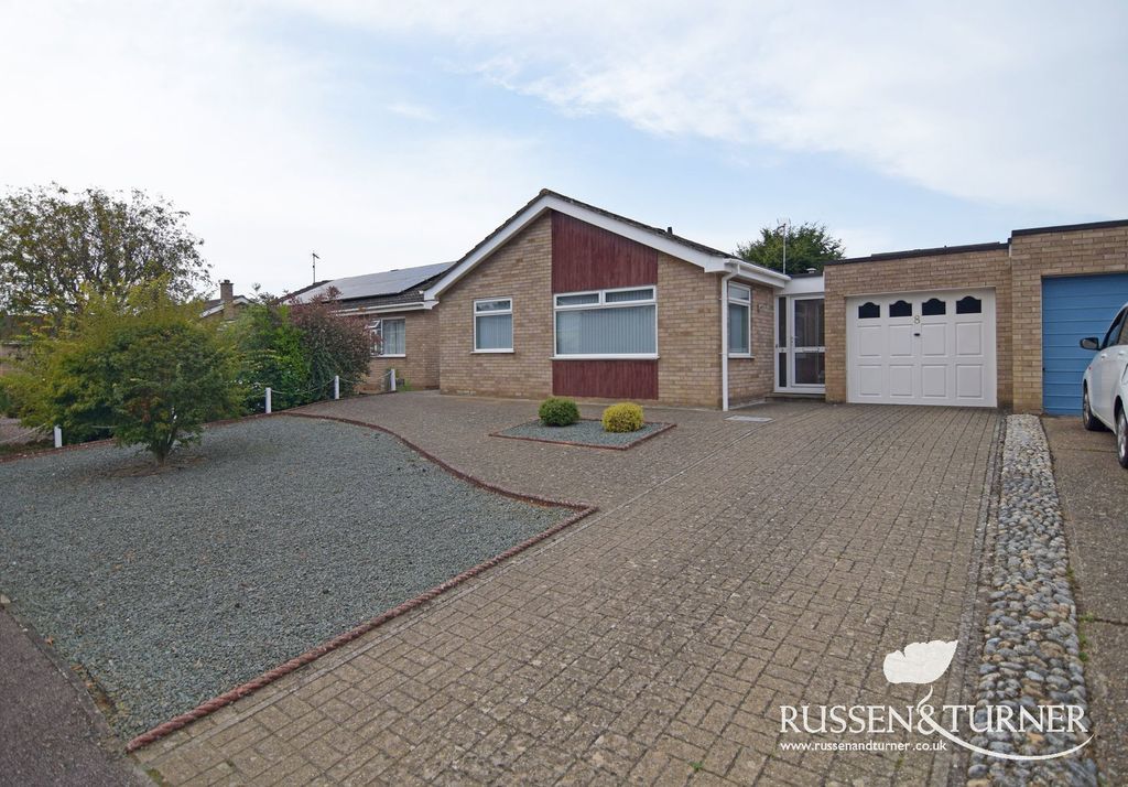 Property photo 1 of 13 1 - Front