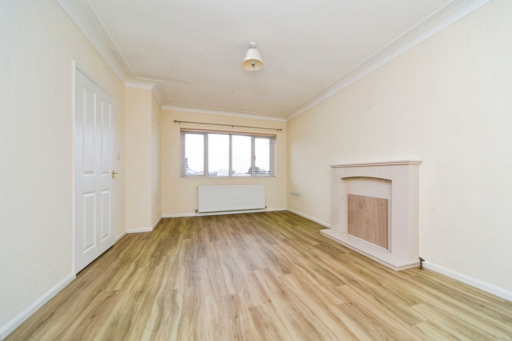 Property photo 2 of 15 Pbox-Img.Jpg