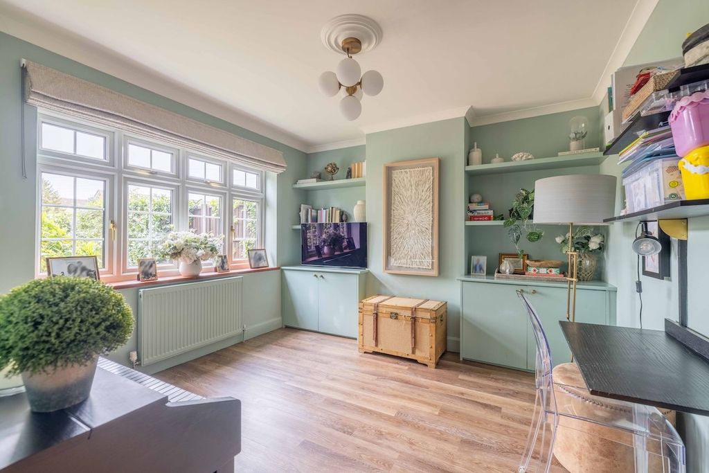 Property photo 3 of 25