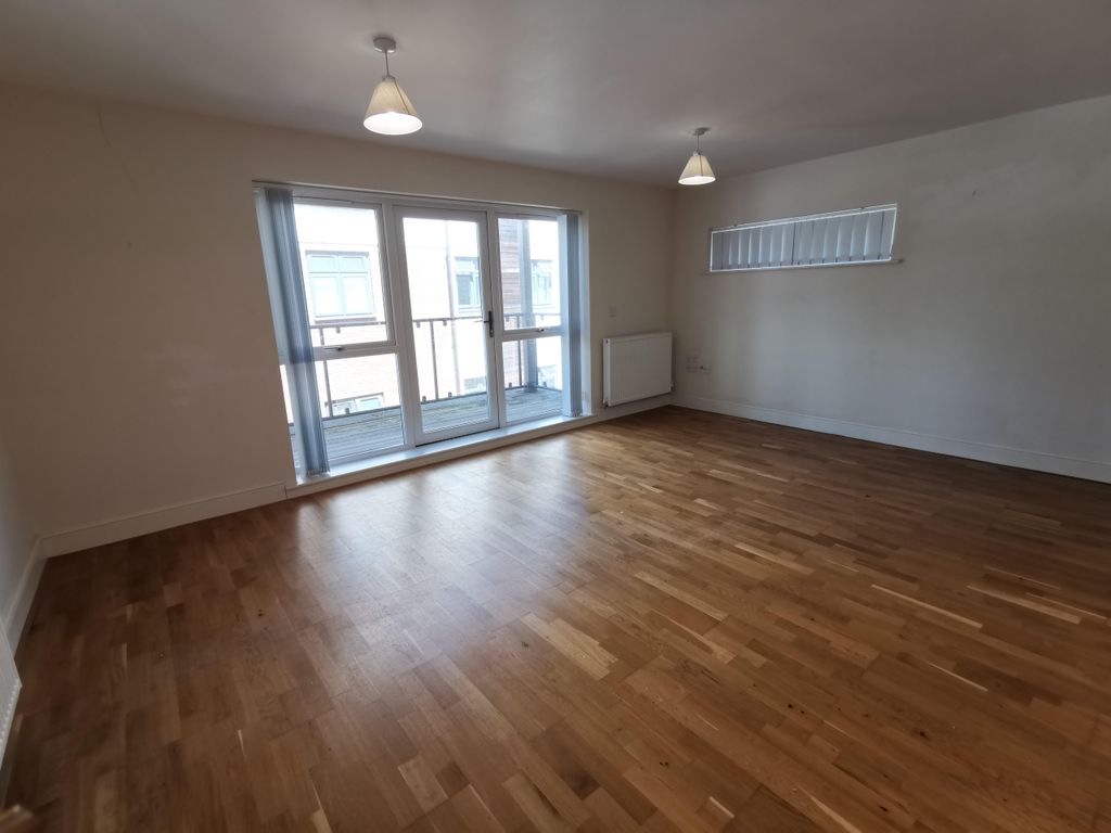 Property photo 3 of 6 Living Room