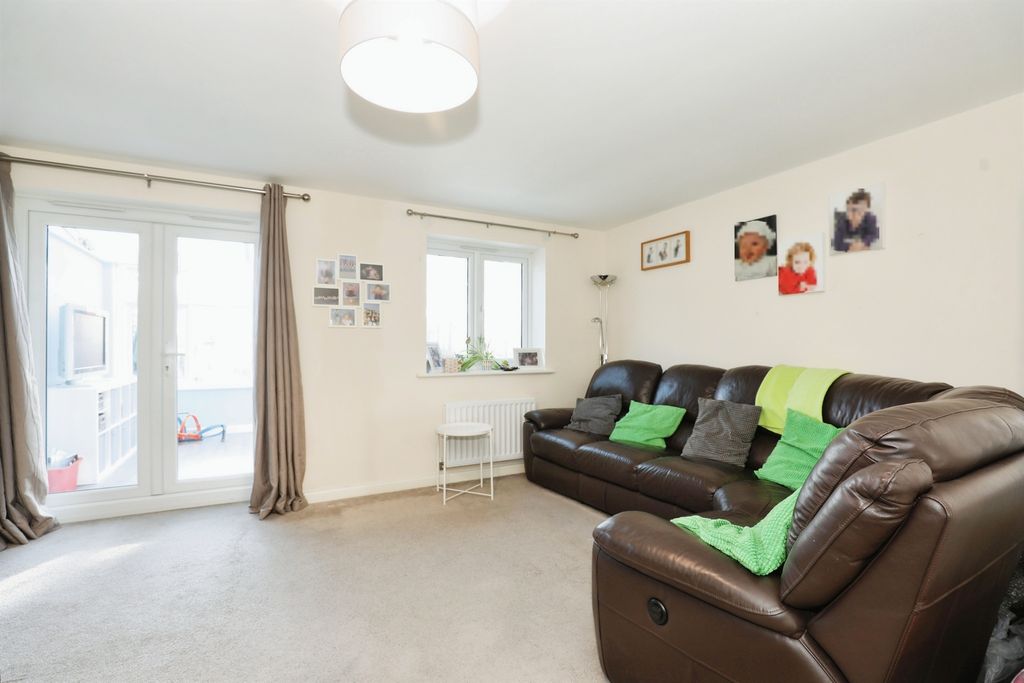 Property photo 3 of 17