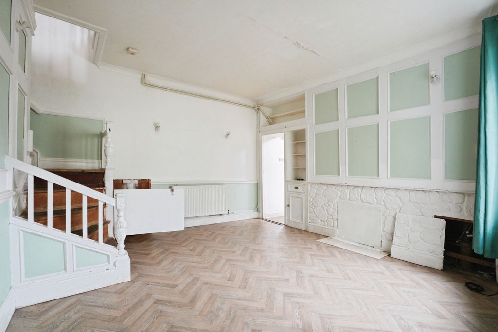Property photo 2 of 18 Pbox-Img.Jpg